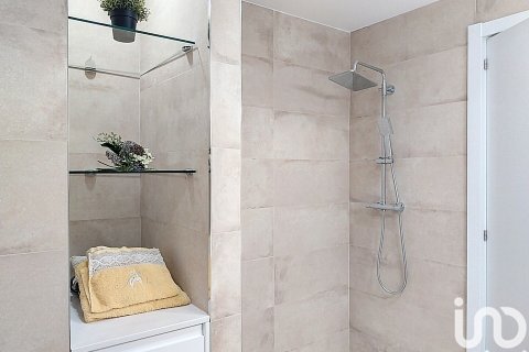 Huoneisto myytävänä Sabadell, Barcelona, Espanja, 3 makuuhuonetta, 102 m2 No. 154145 - kuva 14