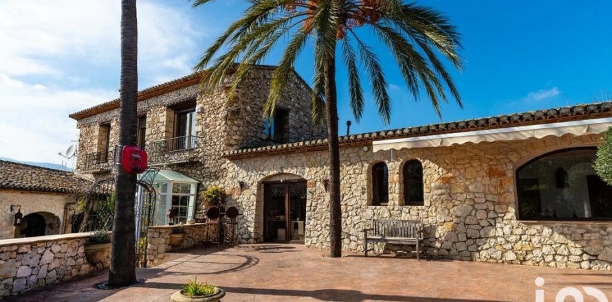 Dom w Xalo, Alicante, Hiszpania 6 sypialni, 556 mkw. nr 154146