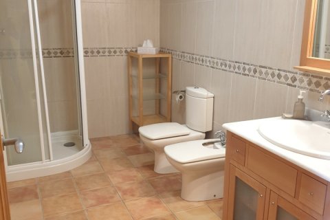 Сasa en venta en Pineda de Mar, Barcelona, España 6 dormitorios, 470 m2 No. 154147 - foto 16