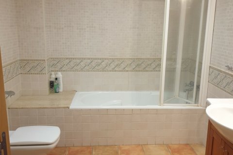 Сasa en venta en Pineda de Mar, Barcelona, España 6 dormitorios, 470 m2 No. 154147 - foto 15