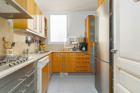 Apartment à vendre à Barcelona, Espagne, 3 chambres, 150 m2 No. 195606 - photo 17