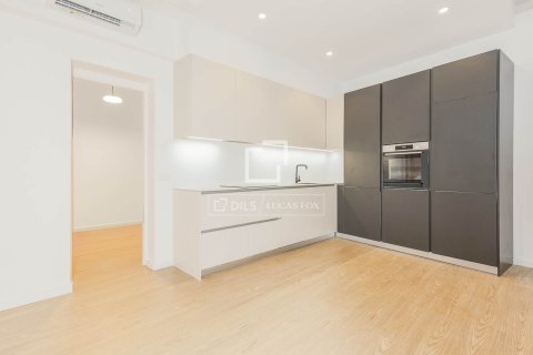 Apartment à vendre à Barcelona, Espagne, 4 chambres, 100 m2 No. 195610 - photo 9