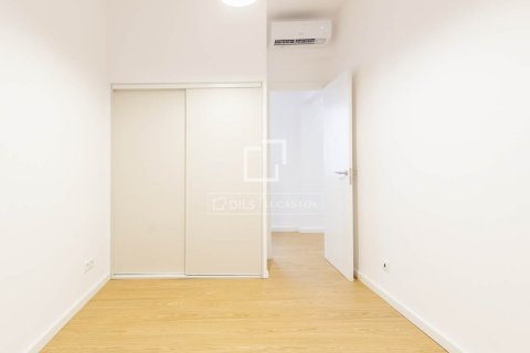 Apartment à vendre à Barcelona, Espagne, 4 chambres, 100 m2 No. 195610 - photo 16