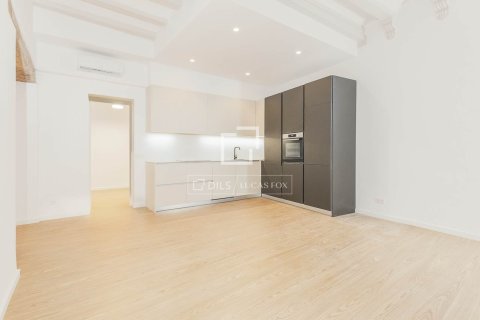 Apartment à vendre à Barcelona, Espagne, 4 chambres, 100 m2 No. 195610 - photo 3