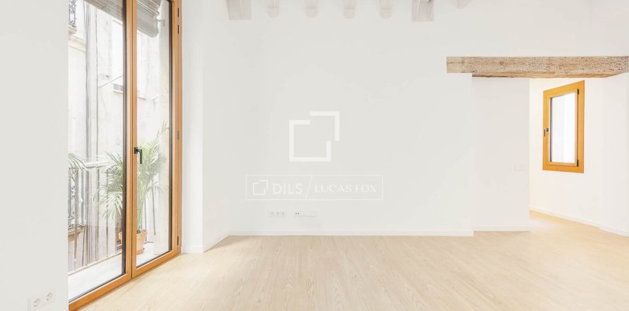 Apartment à Barcelona, Espagne 4 chambres, 100 m2 No. 195610