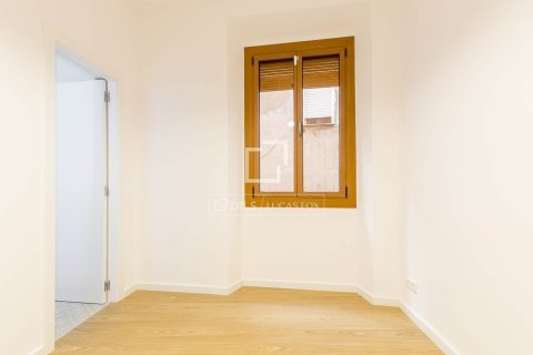 Apartment à vendre à Barcelona, Espagne, 4 chambres, 100 m2 No. 195610 - photo 15