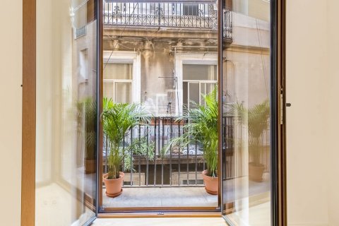 Apartment à vendre à Barcelona, Espagne, 4 chambres, 100 m2 No. 195610 - photo 12