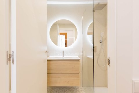 Apartment à vendre à Barcelona, Espagne, 4 chambres, 100 m2 No. 195610 - photo 29