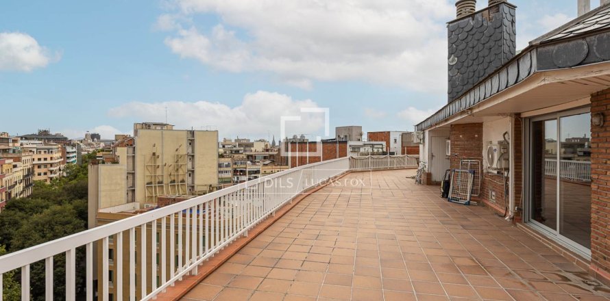 Apartment à Barcelona, Espagne 3 chambres, 107 m2 No. 195611