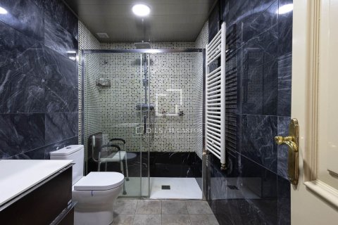Apartment à vendre à Barcelona, Espagne, 3 chambres, 107 m2 No. 195611 - photo 18