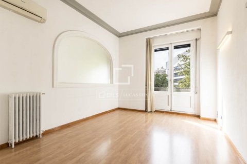 Apartment à vendre à Barcelona, Espagne, 3 chambres, 134 m2 No. 195605 - photo 16