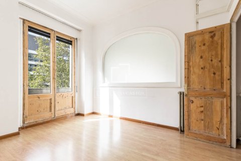 Apartment à Barcelona, Espagne 3 chambres, 134 m2 No. 195605