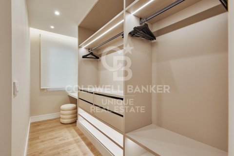 Apartment for sale in Madrid, Spain 3 bedrooms, 150 sq.m. No. 158202 - photo 4