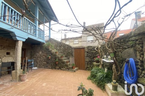 Hus till salu i Cambados, Pontevedra, Spanien 3 sovrum, 220 kvm. Nr. 154085 - foto 3