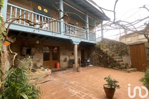 Hus till salu i Cambados, Pontevedra, Spanien 3 sovrum, 220 kvm. Nr. 154085 - foto 2