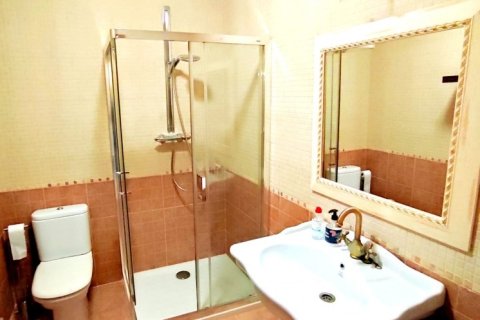 Сasa en venta en Sada, La Coruña, España 4 dormitorios, 341 m2 No. 154081 - foto 4