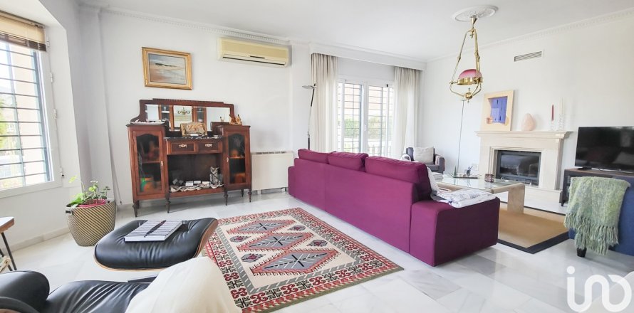 Talo Malaga, Espanja 6 makuuhuonetta, 245 m2 No. 154084