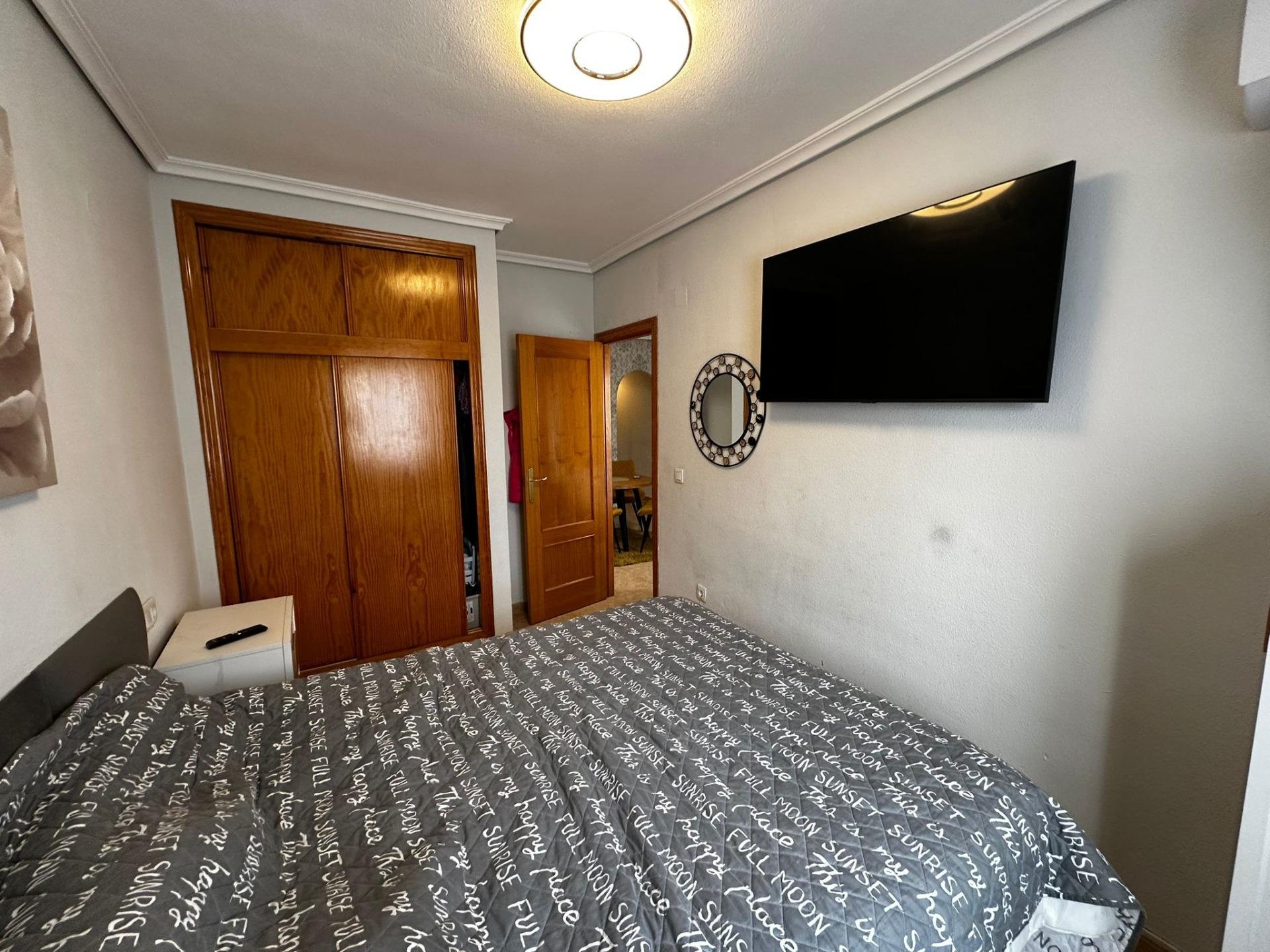 Apartamento en Torrevieja, Alicante, España 2 dormitorios, 55 m2 No. 182889