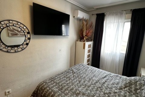 Apartamento en venta en Torrevieja, Alicante, España 2 dormitorios, 55 m2 No. 182889 - foto 5