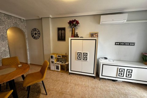 Apartamento en venta en Torrevieja, Alicante, España 2 dormitorios, 55 m2 No. 182889 - foto 19