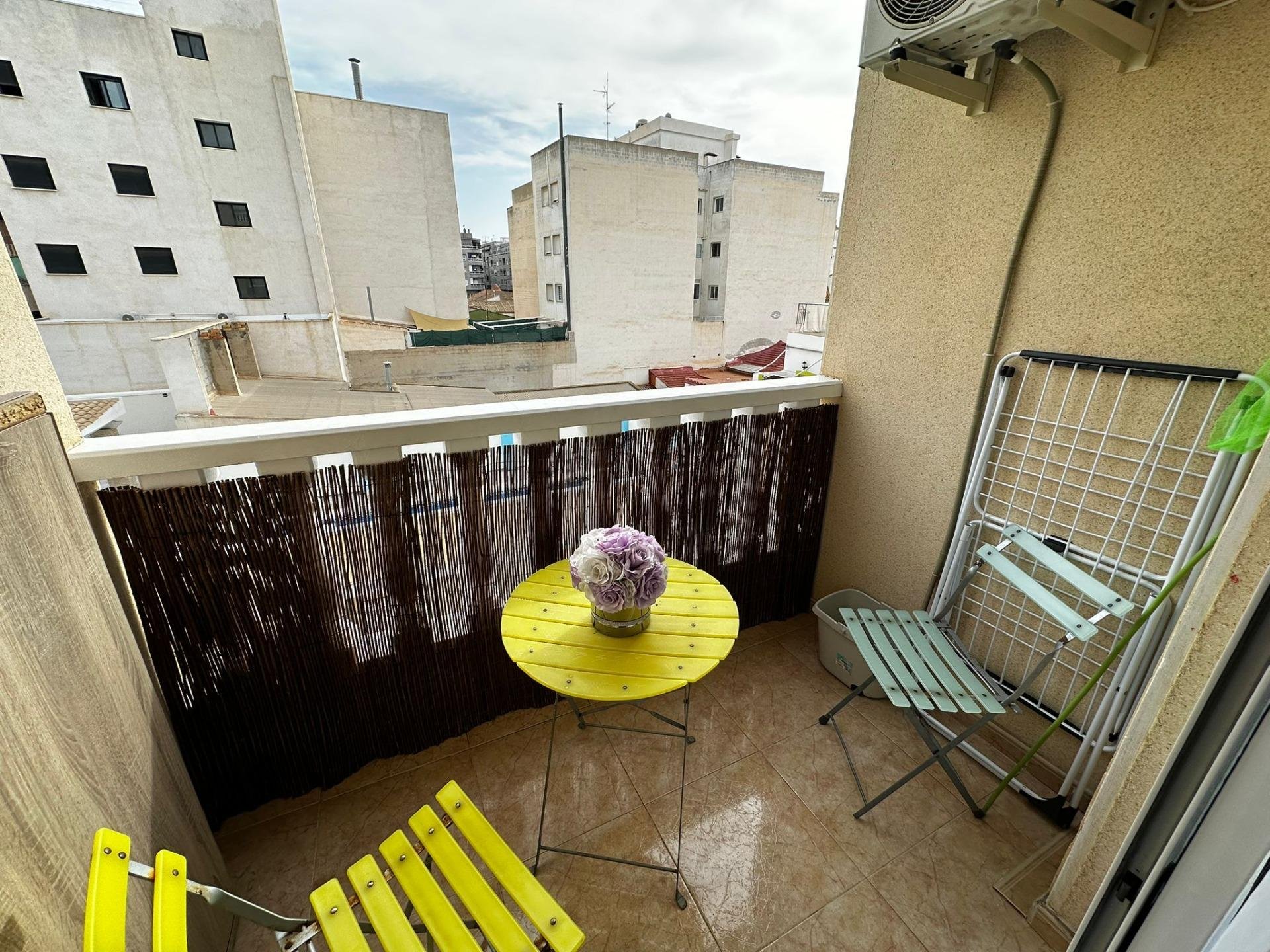 Apartamento en Torrevieja, Alicante, España 2 dormitorios, 55 m2 No. 182889