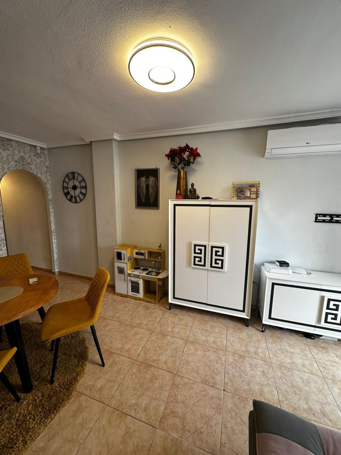 Apartamento en Torrevieja, Alicante, España 2 dormitorios, 55 m2 No. 182889