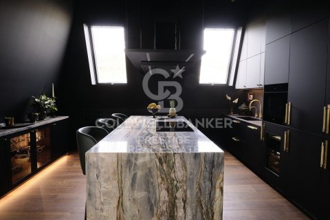 Penthouse for rent in Barcelona, Spain 2 bedrooms, 209 sq.m. No. 160528 - photo 9