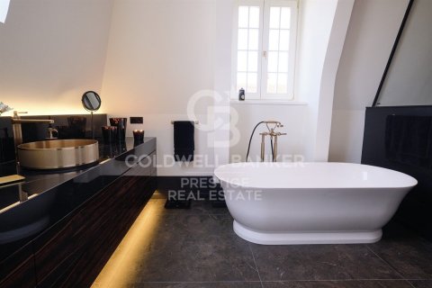 Penthouse for rent in Barcelona, Spain 2 bedrooms, 209 sq.m. No. 160528 - photo 14