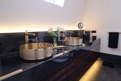 Penthouse for rent in Barcelona, Spain 2 bedrooms, 209 sq.m. No. 160528 - photo 17