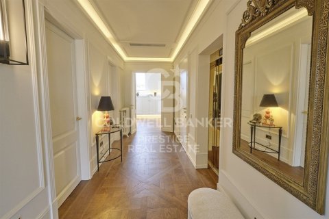 Penthouse for rent in Barcelona, Spain 2 bedrooms, 209 sq.m. No. 160528 - photo 19