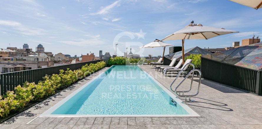 Apartment in Barcelona, Spain 2 bedrooms, 303 sq.m. No. 160525