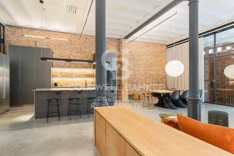 Apartment for rent in Barcelona, Spain 2 bedrooms, 303 sq.m. No. 160525 - photo 11