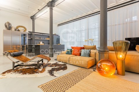 Huoneisto Barcelona, Espanja 2 makuuhuonetta, 338 m2 No. 160526