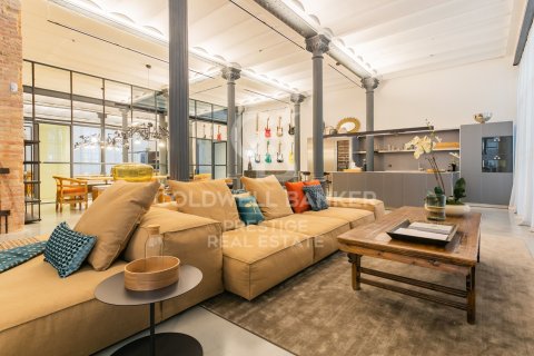 Apartment for rent in Barcelona, Spain 2 bedrooms, 338 sq.m. No. 160526 - photo 2