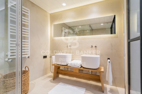Apartment for rent in Barcelona, Spain 2 bedrooms, 338 sq.m. No. 160526 - photo 14