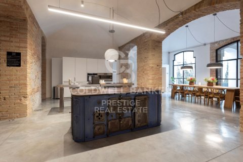 Apartment for rent in Barcelona, Spain 2 bedrooms, 338 sq.m. No. 160526 - photo 27