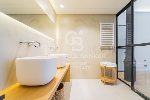 Apartment for rent in Barcelona, Spain 2 bedrooms, 338 sq.m. No. 160526 - photo 20