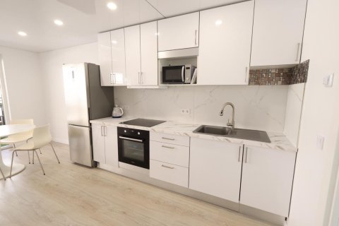 Apartamento en venta en Torrevieja, Alicante, España 3 dormitorios, 105 m2 No. 190063 - foto 3