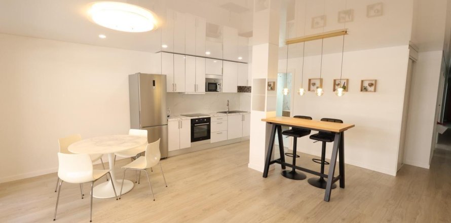Apartamento en Torrevieja, Alicante, España 3 dormitorios, 105 m2 No. 190063