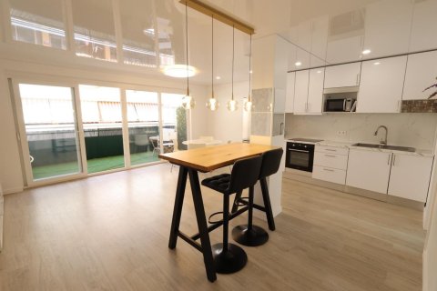 Apartamento en venta en Torrevieja, Alicante, España 3 dormitorios, 105 m2 No. 190063 - foto 4