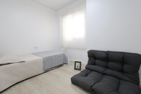 Apartamento en venta en Torrevieja, Alicante, España 3 dormitorios, 105 m2 No. 190063 - foto 12