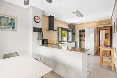 Villa in vendita a Alicante, Spagna 5 camere da letto, 381 mq. N° 155047 - foto 5