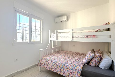 Villa en venta en La Zenia, Alicante, España 2 dormitorios, 163 m2 No. 155042 - foto 28