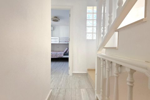 Villa en venta en La Zenia, Alicante, España 2 dormitorios, 163 m2 No. 155042 - foto 30