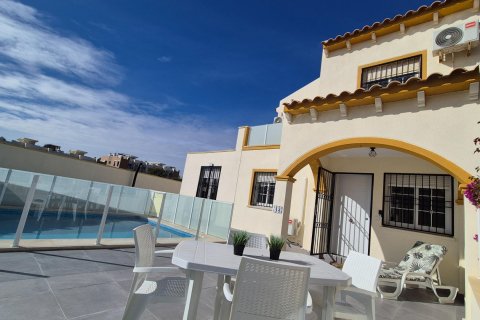 Villa en venta en La Zenia, Alicante, España 2 dormitorios, 163 m2 No. 155042 - foto 4