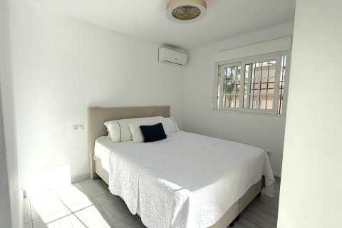 Villa en venta en La Zenia, Alicante, España 2 dormitorios, 163 m2 No. 155042 - foto 22