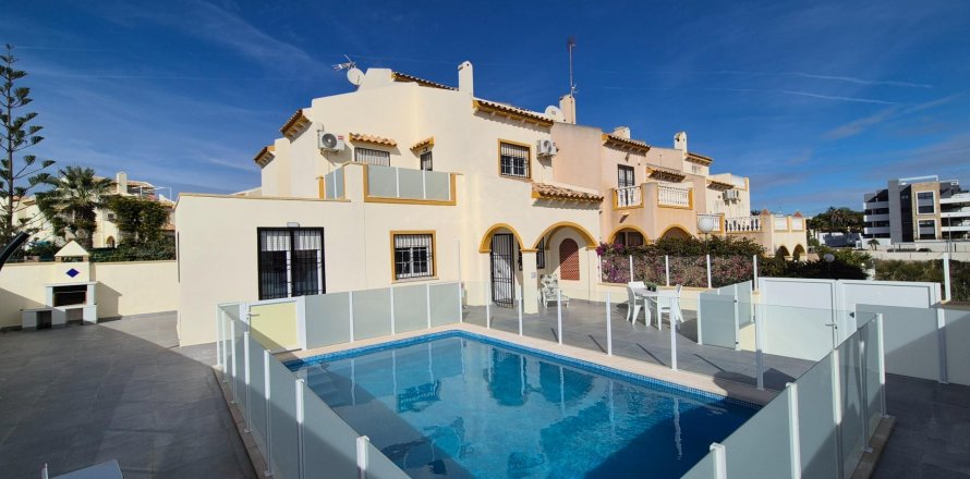 Villa en La Zenia, Alicante, España 2 dormitorios, 163 m2 No. 155042