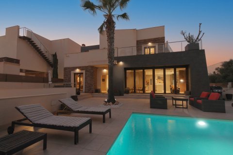 Villa pārdošanā Torrevieja, Alicante, Spānijā 4 istabas, 324 m2 Nr. 155076 - attēls 4
