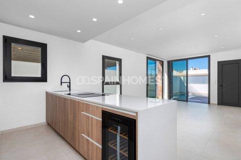 Huoneisto myytävänä Pilar de la Horadada, Alicante, Espanja, 3 makuuhuonetta, 90 m2 No. 139752 - kuva 16