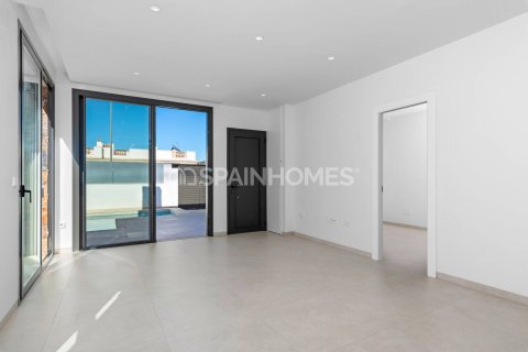 Huoneisto myytävänä Pilar de la Horadada, Alicante, Espanja, 3 makuuhuonetta, 90 m2 No. 139752 - kuva 27